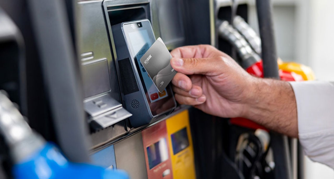 pagamento con carta al distributore di benzina