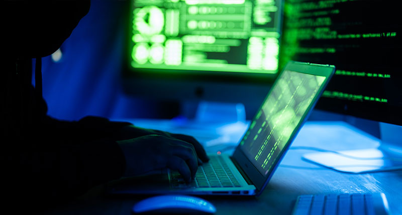 Un hacker del darkweb